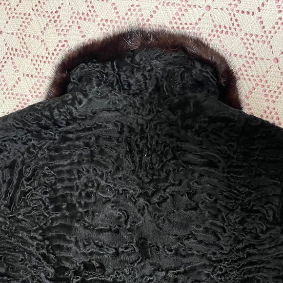 Vintage Fur Coat Curly Lamb with Mink Collar. Broadtail. Ashtrakhan. Swakara. - Picture 15 of 16